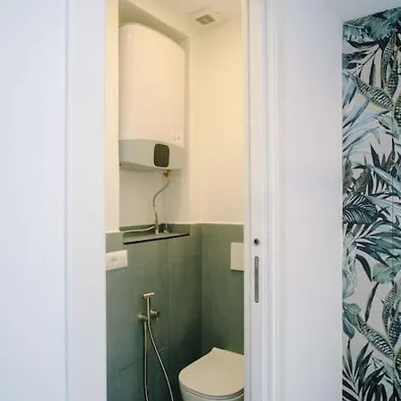 Apartamento Junior Con Doccia A Vista Al Centro Di